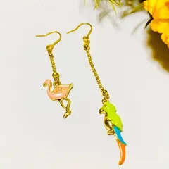 165 ブローチシリーズカラフルなオウムさん　ピアスorイヤリング 165 ブローチシリーズカラフルなオウムさん ピアスorイヤリング 165