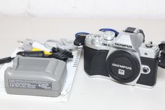 OLYMPUS/OM-D E-M10 Mark III/ボディ/ミラーレス一眼 ④