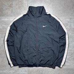 NIKE ナイロンジャケット L size ブラック 黒 胸元ロゴ スウィッシュ  ナイキ  ライン  古着