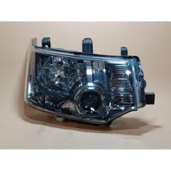 デリカD5 ヘッドライト右 三菱 デリカD5 右ヘッドライト - メルカリ