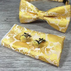 蝶ネクタイ カフス チーフ ３点セット　ペイズリー ゴールド 金 シルバー 銀 イエロー ワンタッチ 結婚式　発表会　パーティー イベント ビジネス ダンスパーティー バーテンダー　七五三祝い スーツ 格安 小物 メンズネクタイ ポケットチーフ カフスボタン