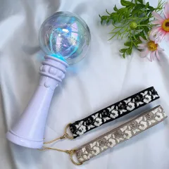 【No.4】スマホ ペンライト ハンド ストラップ  インド刺繍リボン 合皮