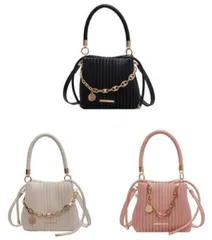 プリーツショルダーバッグ チェーン装飾 ミニバケットバッグ レディース オフィスカジュアル ハンドバッグ 小さめ スクエアPUレザー鞄 コンパクト2wayバッグ 人気 肩掛けカバン 韓国風手提げバッグ 斜めかけバッグ新作