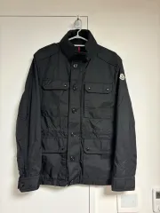 極美品 MONCLER 希少 ブラックワッペン テーラードジャケット サイズL 極美品 MONCLER 希少 ブラックワッペン テーラードジャケット