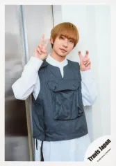 【中古】生写真(ジャニーズ) Travis Japan/中村海人/膝上・衣装白.グレー・両手ピース・カメラ目線/「Travis Japan LIVE TOUR 2020 ENTER 1234567」グッズオフショット/公式生写真