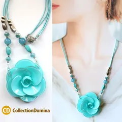 ターコイズブルー 花 フラワー カメリア 樹脂パーツ ネックレス 紐ネックレス ビーズ ミディアム丈 マグネットクラスプ 磁石 水色 シルバー レディース アクセサリー ma