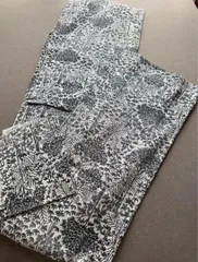 単衣　着物　白黒　モノトーン　草木模様