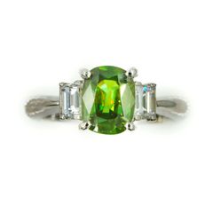 Pt900　グリーンスフェーン1.34ct　リング