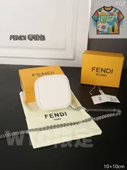 【今日特価】FENDI チェーンコインケース, 豆腐型デザイン, コンパクトで実用的なデザイン！[本日特価|新品未使用品]-WT0輸入