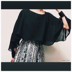 シフォンの変形ドルマンスリーブ