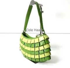 美品 Cole Haan コールハーン ハンドバッグ ショルダーバッグ ワンショルダーバッグ レザー チャーム ティアード セミショルダー 肩掛け グリーン レディース 古着 中古