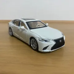 新品未開封品 1/43 ディーラー特注品 LEXUS LS500 ホワイト 新品未開封品 1/43 ディーラー特注品 LEXUS LS500 ホワイト 新品