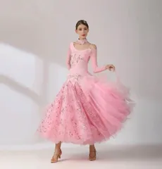 新品未使用 気品あるピンク  ストーン付きスタンダードドレス 発表会・競技会・デモに最適！