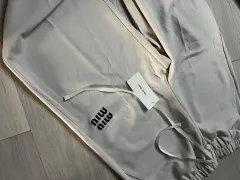 2025年最新】ミュウミュウ パンツの人気アイテム - メルカリ
