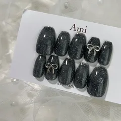 ネイルチップ＊enoiフラッシュ ガーリー シルバー リボン ネイビー シンプル 紺色 y2k 韓国 ワンホン 寒色 バービーダイヤモンド