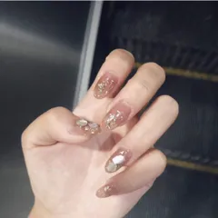 新品 シャンペン色のシェルフラワーネイル ネイルチップ 女性らしさを引き立て、シェルをお花の形のようにアートしてのせました。 24Pcs