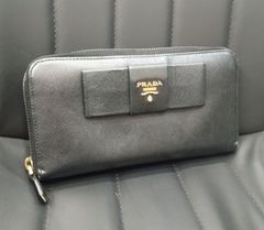 674 PRADA プラダ サフィアーノ トライアングルロゴ キーリング