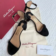 美品 SalvatoreFerragamo サルヴァトーレフェラガモ ヴァラリボン ストラップサンダル スエード ブラック 黒 4 1/2C 22cm ブランドサンダル