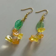 ピアス　ミモザ風　レジンビーズ