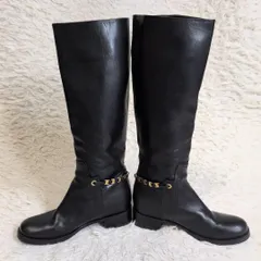 人気✨️Salvatore Ferragamo サルヴァトーレフェラガモ ヴァラリボン ゴールドチェーン レザーロングブーツ 黒 7M ブラック 無地 本革　アーモンドトゥ