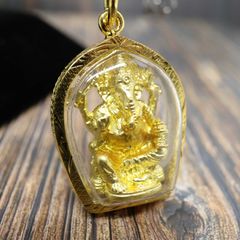 プラクルアン　タイのお守り　ペンダント　金色のガネーシャ像　ネックレス　おまもり　開運　商売繁盛　学問　芸術　人気　神様