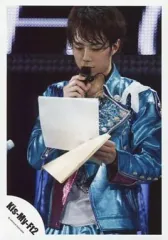 【中古】生写真(ジャニーズ) Kis-My-Ft2/北山宏光/ライブフォト・上半身・衣装水色・右手マイク・目線下/公式生写真