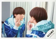 【中古】生写真(ジャニーズ) なにわ男子/大橋和也/横型・上半身・衣装青・水色・鏡・人差し指頬・左向き/「関ジュ 夢の関西アイランド 2020 in 京セラドーム大阪 ～遊びにおいでや!満足 100%～」グッズオフショット/公式生写真