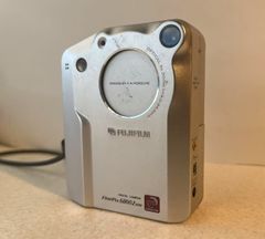 FUJIFILM FinePix 6800 デジタルカメラ【動作未確認】