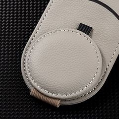 【Z965アウトレット】【高級本革】車用メガネホルダー サンバイザー用 クリップ収納 マグネット付き カード収納可 おしゃれ 便利 固定 眼鏡 サングラス 車内収納 牛革 多機能