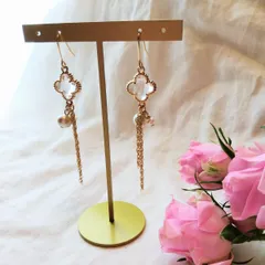 ハンドメイドピアス/イヤリング　フラワーチェーンピアス/イヤリング（クリア）