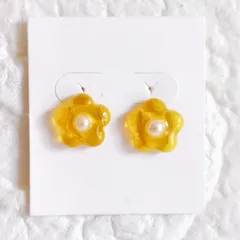 No.221　レジン　イエロー　お花　レトロ　丸型　ぷっくり　ピアス　イヤリング