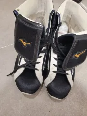 新品 Mizuno ボクシングウェア 黒/赤 JASPO MIZUNO - MIZUNO☆赤黒セットアップジャージの通販 by sou's