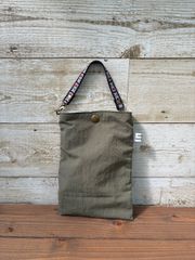 Item thumbnail for item ac779935-9af6-4b6b-bdca-a85656481c52