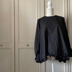OHGA FRILL BLOUSE 裾フリルブラウス ブラック【美品】 - メルカリ