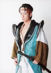 [중고] 원시 사진(남성) BOYS AND MEN/다나카 슌스케/무릎 위·의상 하늘색·흰색·왼쪽 방향·왼손도/무대[RETURNER] 생 사진