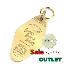 40% OFF アウトレット 新品 傷あり 訳あり アメリカンモーテルキータグ SMOKY SUMI'S STORE ロゴ刻印両面入り ブラスカラー スチール製 / ビンテージオールドスタイル キーチェーン