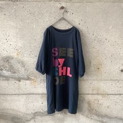 SEE BY CHLOE墨黒ロゴ入りミニ丈ワンピ