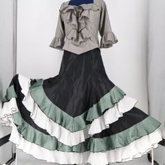 アトリエ貴美恵 社交ダンス フラメンコ衣装 上下セット トップス スカート 美品 フラメンコ衣装】グレー アトリエ貴美恵 上下セット