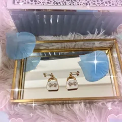 ハンドメイドホワイトリボン付バッグチャームピアス