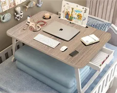 【人気商品】ベッド 軽量 多機能 ソファ 大容量表面 オフィス PCデスク ローテーブル 食事 ローテーブル ラップトップテーブル 利用可 き 凹溝付 多色 ベッドテーブル 折り畳みテーブルパソコンデスク座卓 (グレー木色 折りたたみテーブル Wings 60