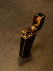 【カルティエ】ブラック×ゴールド　ラッカー　五角形　ペンタゴン　ロゴ入り