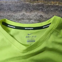 Nike(ナイキ） ランニング 半袖Tシャツ M
