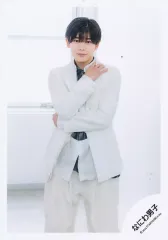 【中古】生写真(STARTO) なにわ男子/長尾謙杜/膝上/「なにわ男子 LIVE TOUR 2024 ’+Alpha’」グッズオフショット/公式生写真