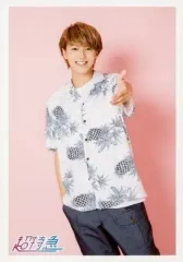 【中古】生写真(男性) 超特急/タカシ(松尾太陽)/膝上・衣装白グレー・右手ポケット・左手指差し・背景ピンク/「超特急2016 SUMMER FES」通販限定 生写真セット第16弾