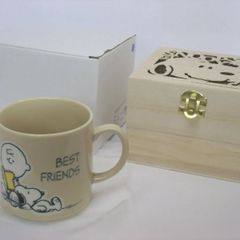 [TK] 未使用 木箱付 スヌーピー マグカップ PEANUTS ピーナッツ ベージュ 350ml 山加 ヤマカ SN453-11H　日本製