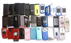 【656-816】携帯電話 大量おまとめ 35点 約4kg 未選別 ジャンク品 部品取り ガラケー docomo au ドコモ ツーカー ソフトバンク softbank