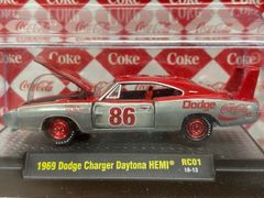 M2マシーンズ チェイス 1969 ダッジ デイトナ Coca-Cola 1/64 ミニカー