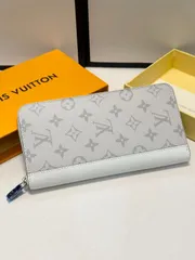 Louis Vuittonルイヴィトン、財布、クレジットカードスロットに紙幣と手形を保管し、現金を保管できるステープル付き仕切り[本日特価|新品未使用品]