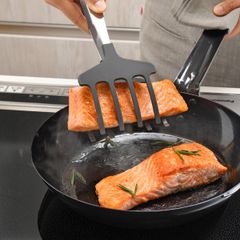 トング 魚用 キッチン用 ツール ナイロン製 焼き魚 煮魚 魚料理 食洗機ok 使いやすい leye フィッシュトング  おさかなキャッチャー 食洗機対応 日本製 オークス 【toh-468881】