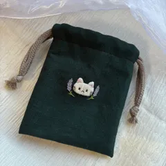 【猫 雑貨 ハンドメイド モチーフ 刺繍 巾着】白猫 花 ラベンダー 裏地あり マチ無し 布小物 ペット 動物 ポーチ